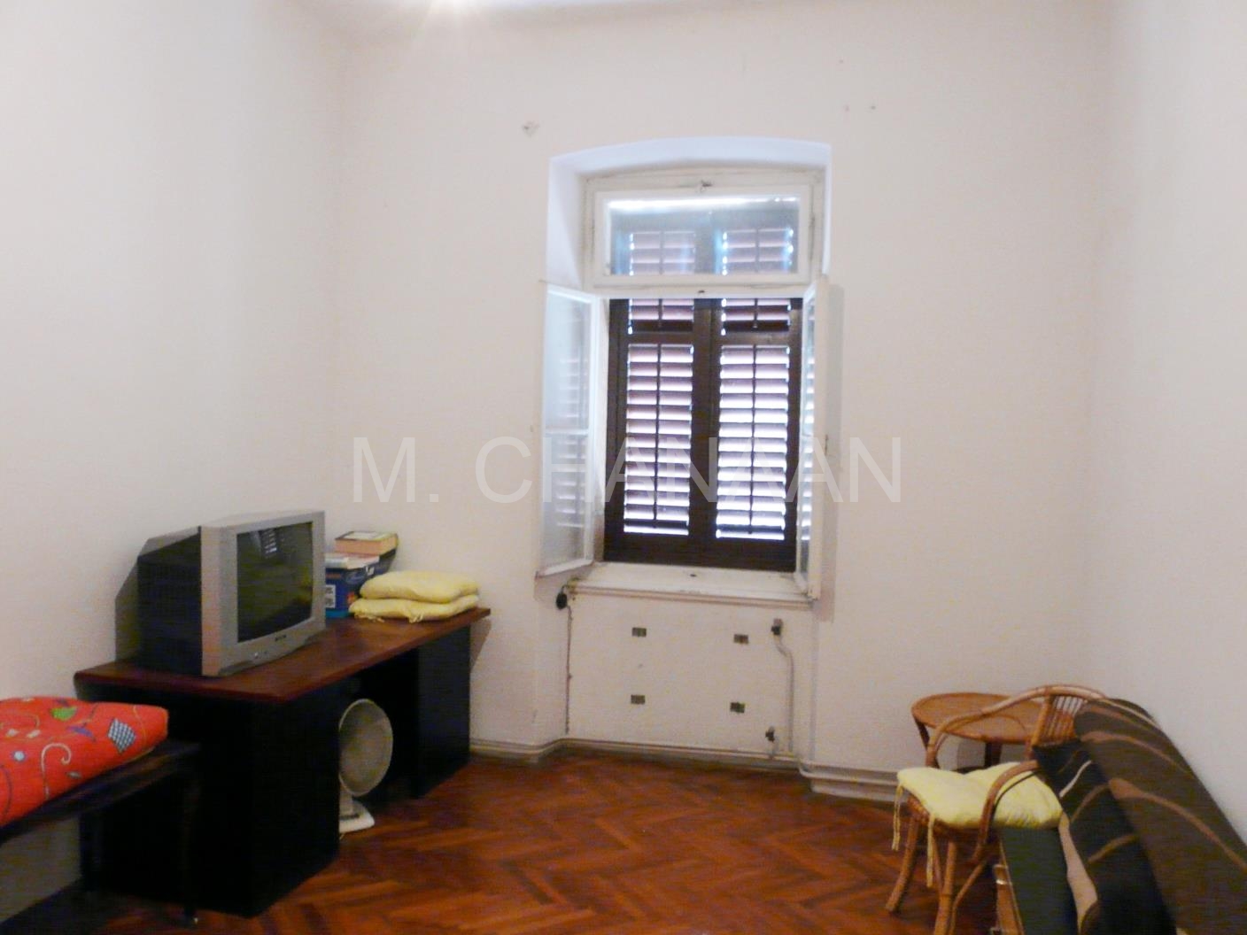 Prostorija na neuređenom drugom katu